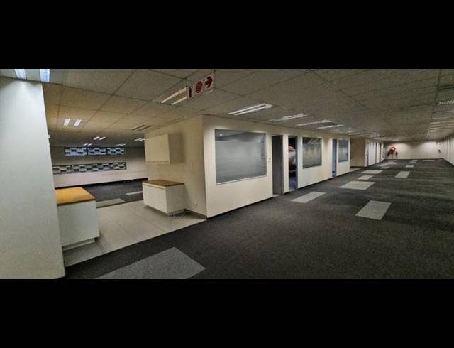 INDUSTRIAL PROPERTY TO RENT IN JET PARK